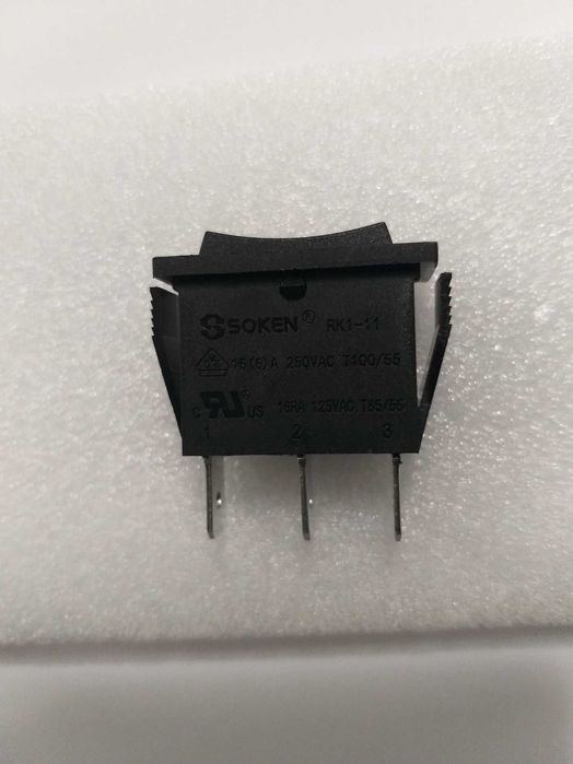 Interruptor Heschen ON-OFF-ON Basculante 3 Terminais 15A 250VAC Preto