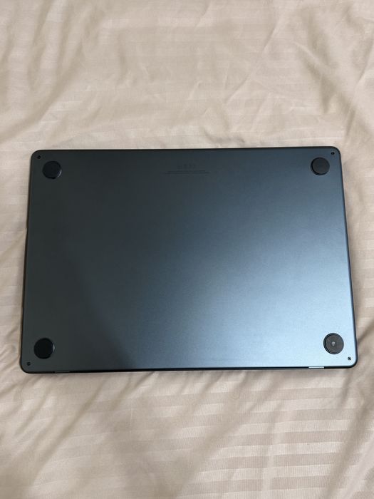 MacBook air m3 16/256