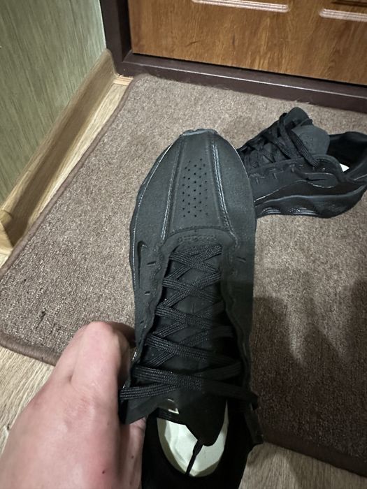 Продам Кросівки Nike Ava Rover