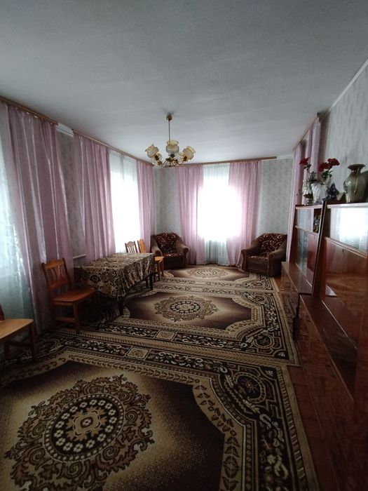 Продається будинок в затишному та тихому місці.