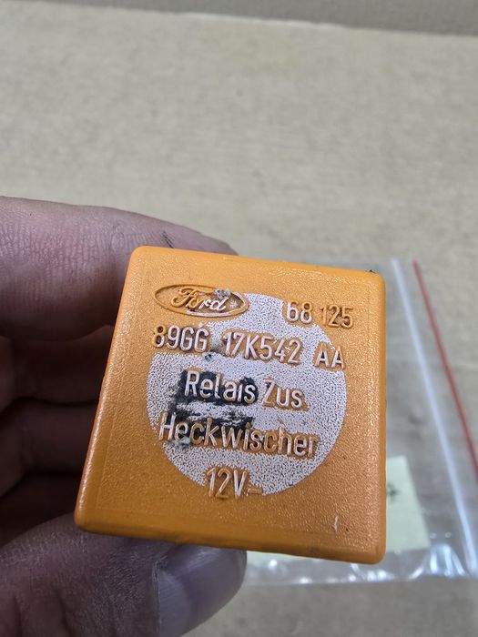 Przekaźnik tylnej wycieraczki ford Scorpio