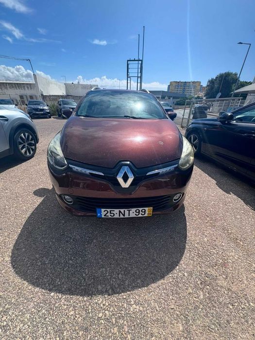 Renault Clio em muito bom estado