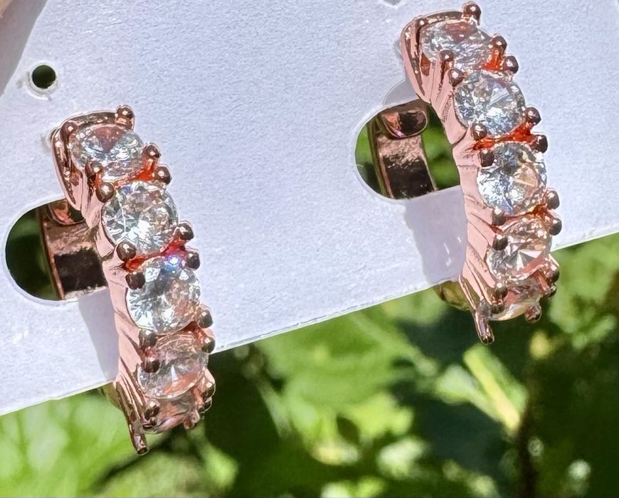 Сережки з камінчиками