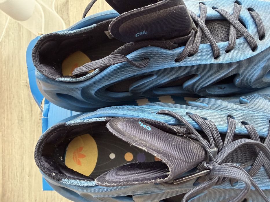 Кросівки Adidas COS fomQUAKE