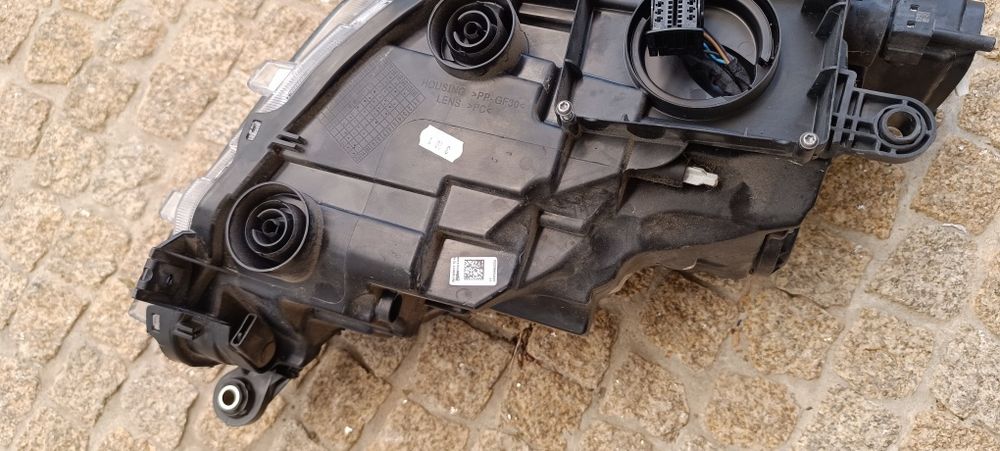 Farol ótica SEAT Ibiza/ Arona Led