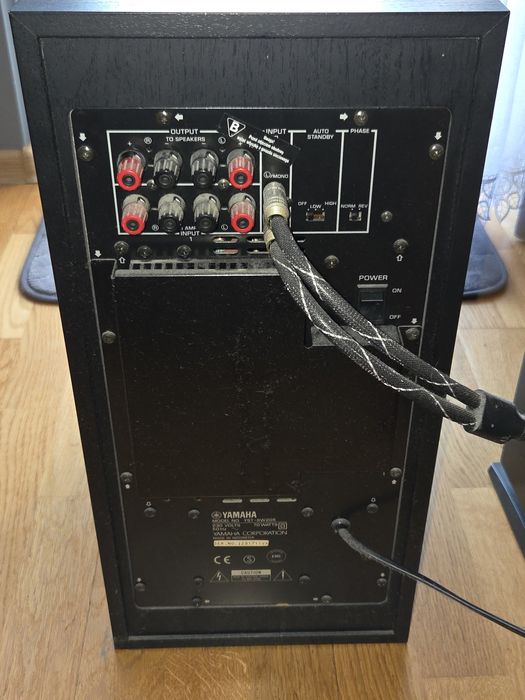 Subwower aktywny Yamaha YST SW 205
