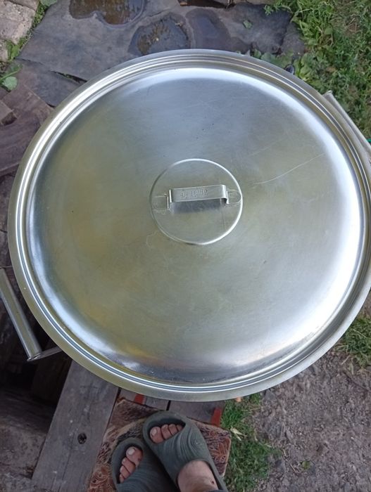 Продам кастрюлю (нерж.сталi)