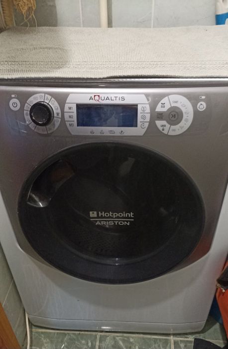 Пральна машинка, марка Hotpoint Ariston Aqualtis,  7кг, під ремонт