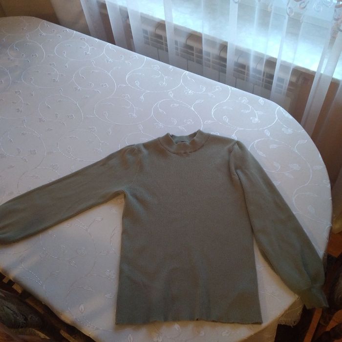 sweterk oliwkowy  damski