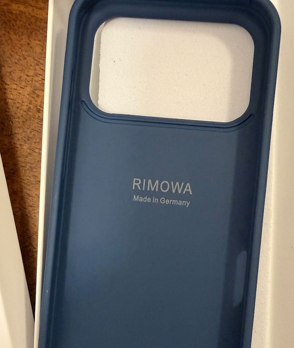 Obudowa na tel iPhone 17pro