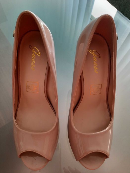 Sapatos GUESS originais T38 - NOVOS