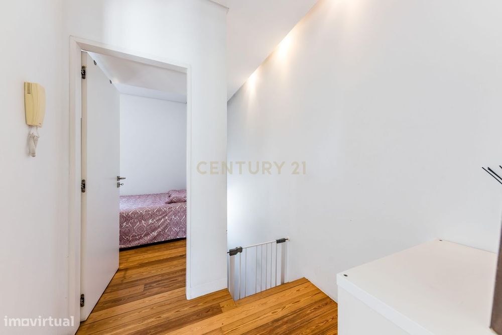 Moradia T2 Renovada com Jardim, Cave e Terraço | Viva o melhor de Belé