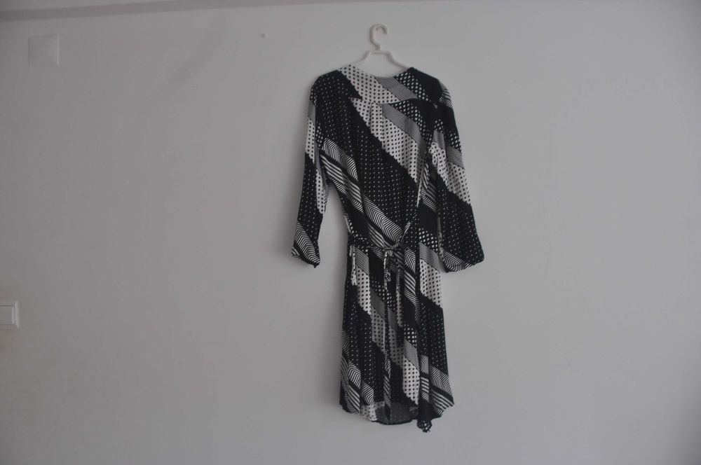 Vestido Mango preto e branco