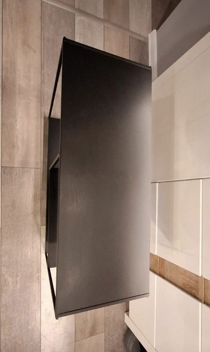 Czarna industrial regał metalowy ikea