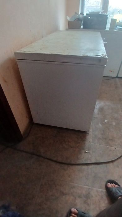 Продам морозильную ларь 371л