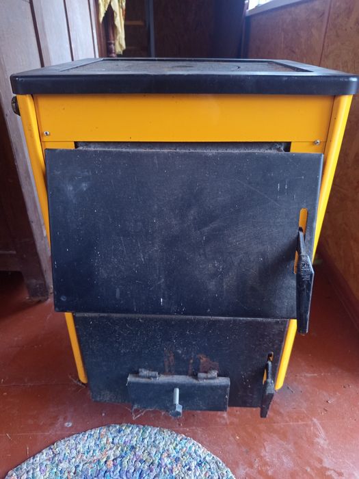 Котел опалення твердопаливний.