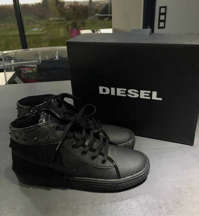 Кросівки   нові оригінальні  Diesel розмір 36р