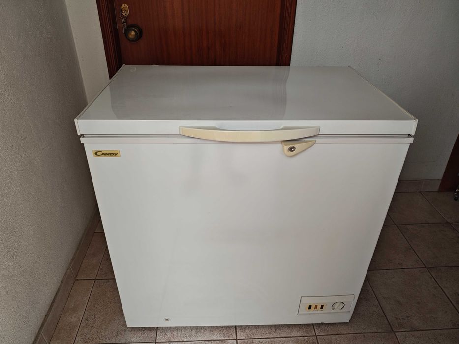 Candy CCFE 205 Arca frigorífica Branco