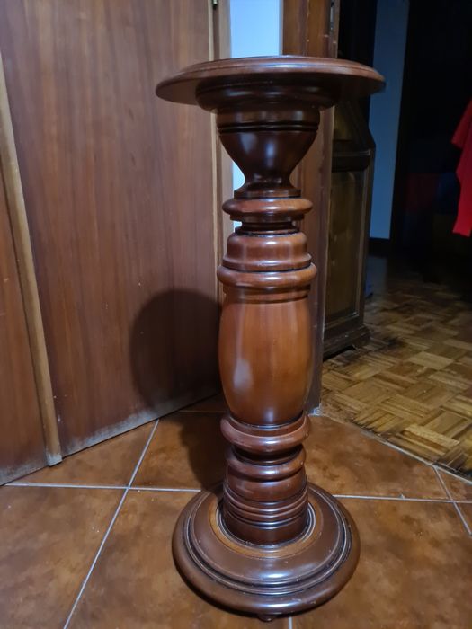 Vendo Coluna em Madeira