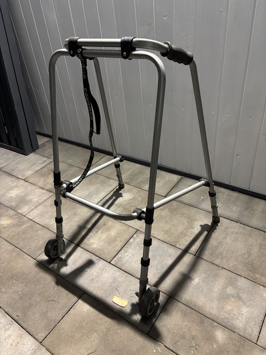 Balkonik na kółkach chodzik