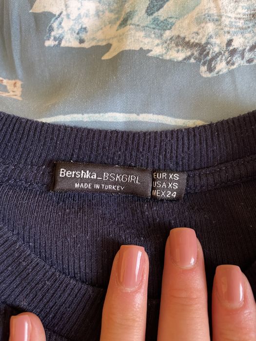 Granatowa sukienka Bershka