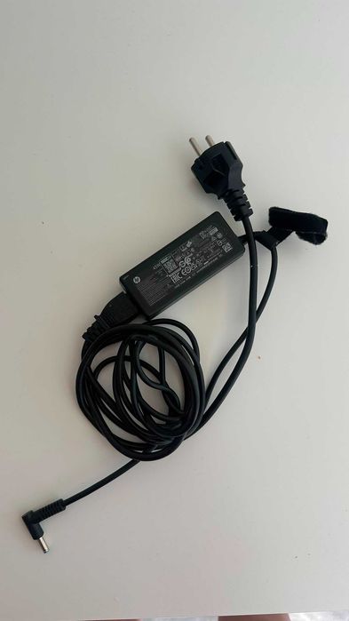 Portatil HP DQ008NP