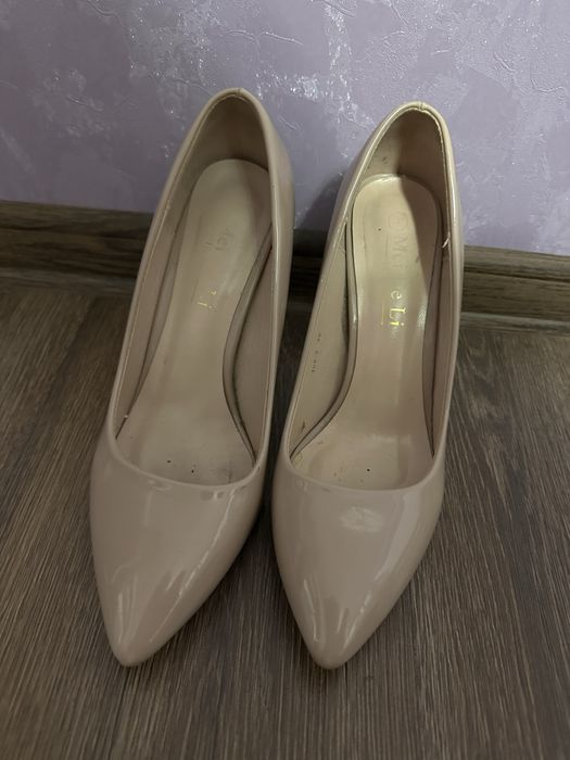 Жіночі туфлі