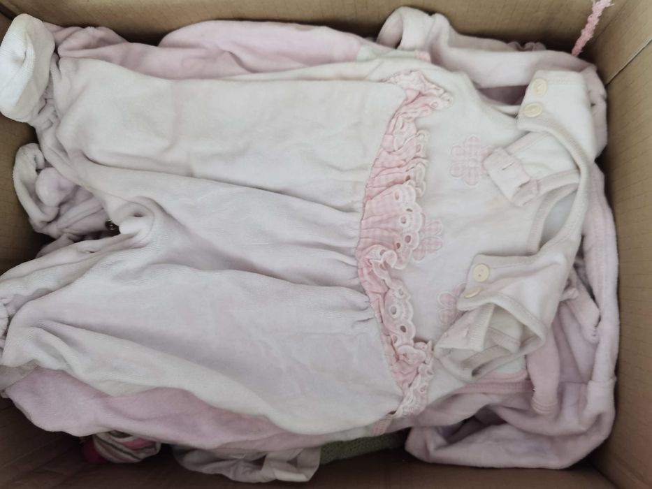 Cały karton r.56 dziewczynka