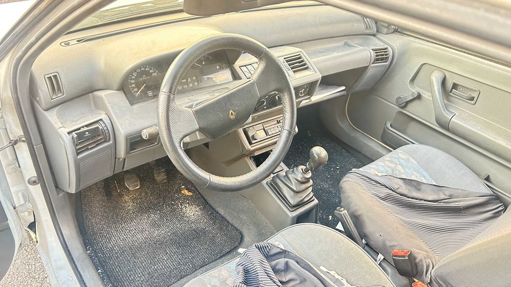 Renault Clio 1.9 D Só Para Peças