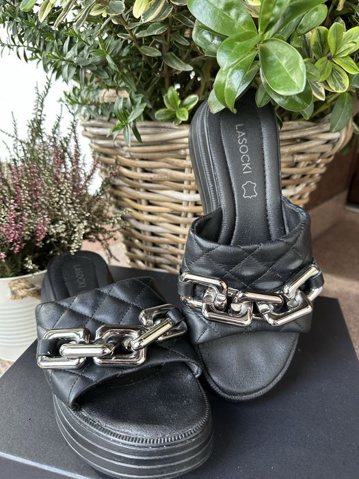 Klapki LASOCKI black r.38