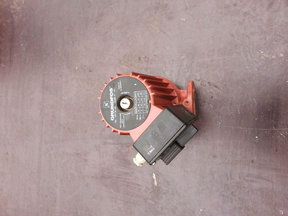 Pompa Grundfos UPC 32-120 +puszka z ups