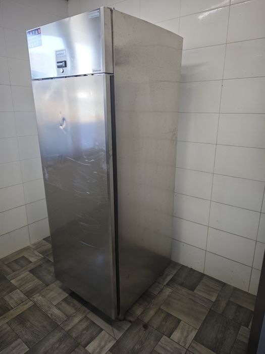 Морозильна шафа 670л electrolux Alpeninox Італія