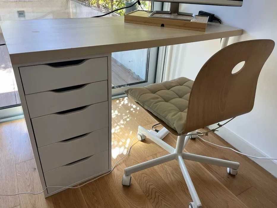 Height Adjustable Office Chair