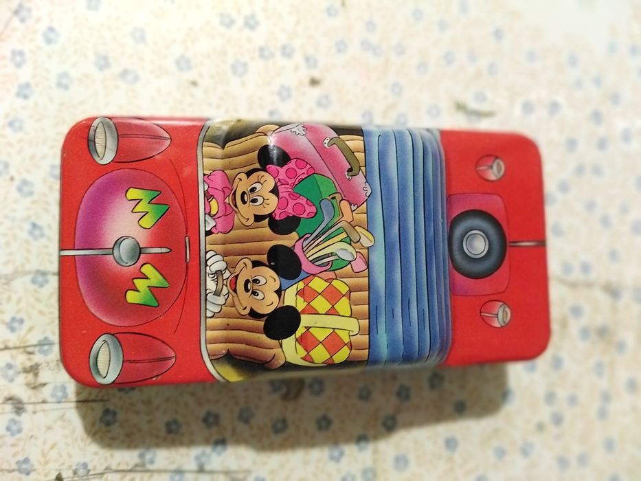 Vendo caixas de Disney bom estado