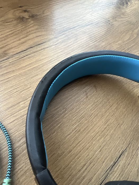 Sluchawki nauszne przewodowe z mikrofonem