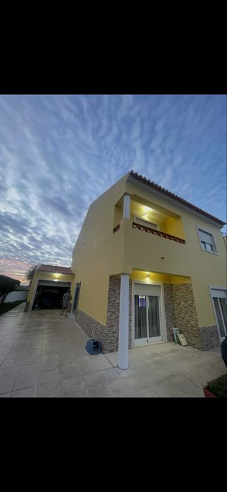 Vivenda v4+1 SUA CASA DE SONHO