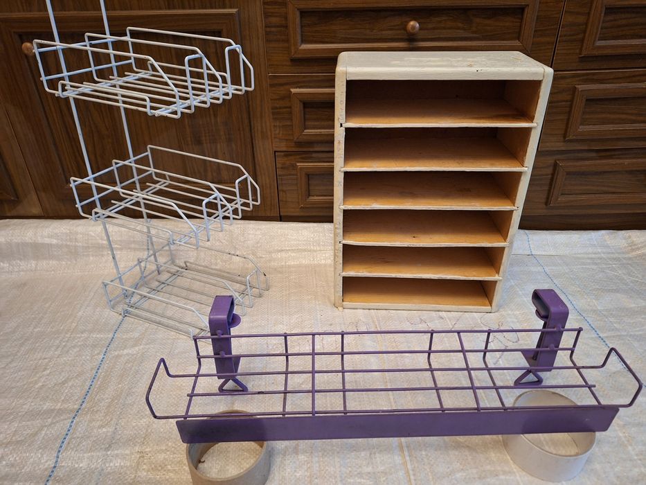 Полочки деревянные  ПВХ акриловые