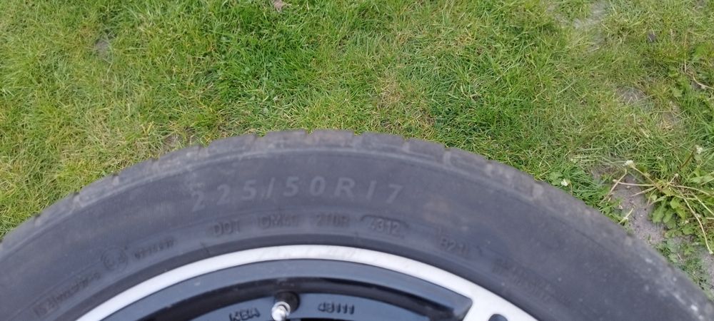 Sprzedam 3 komplety opon