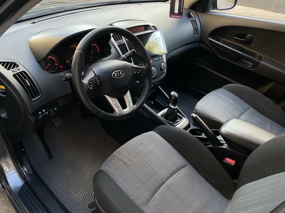 KIA Ceed sw 2012 газ