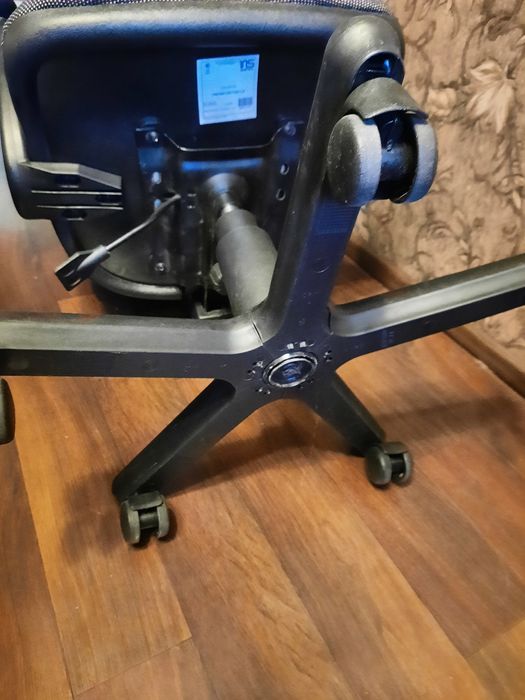 Крісло офісне (стілець)