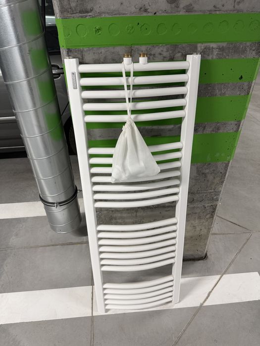 Grzejnik łazienkowy biały