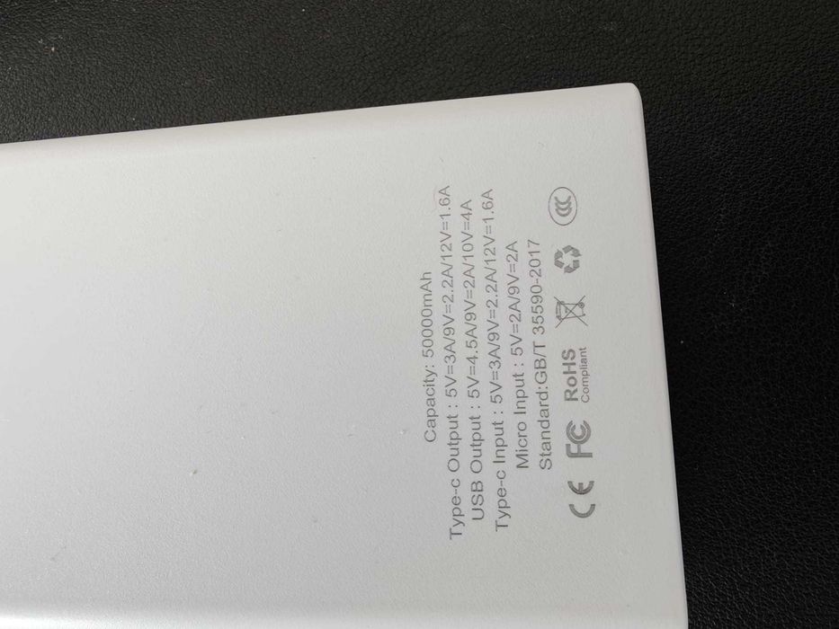 Vendo power bank slim de 120W com capacidade de 5000mAh.