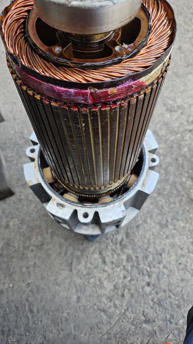 Продам  єлектродвігатель. ЩЕТОЧНИЙ.