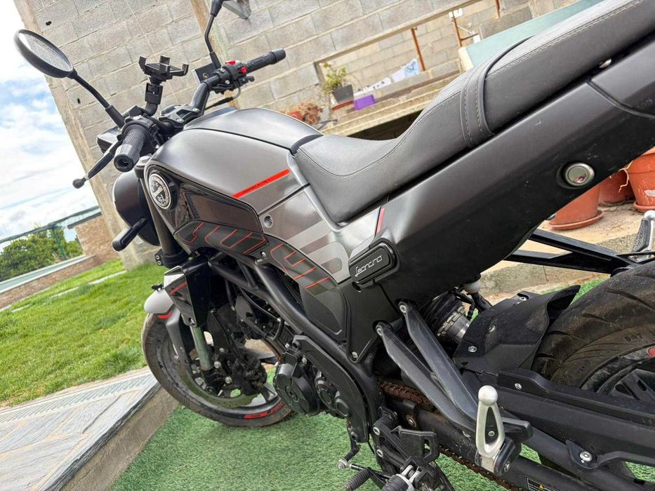 Benelli Leoncino 125