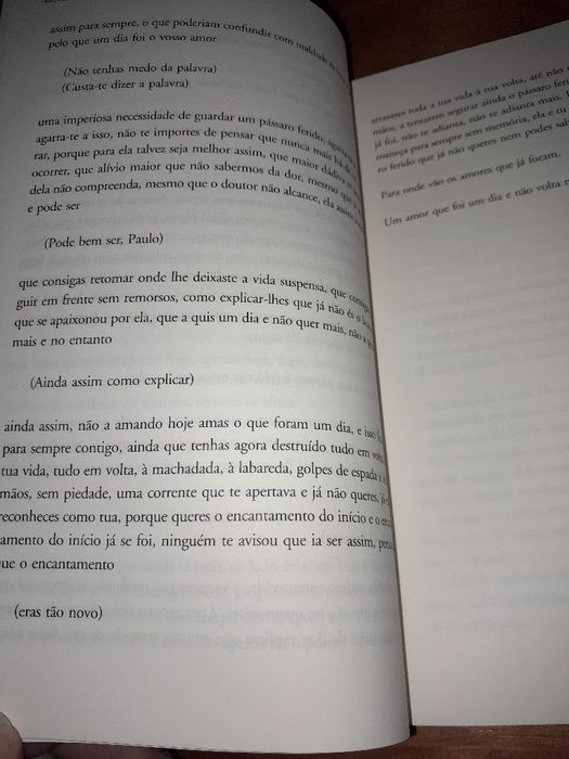 Livro A Mulher em Branco de Rodrigo Guedes de Carvalho