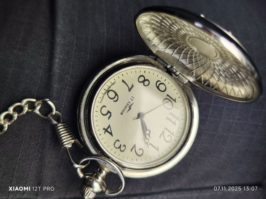 Продам часы кварц