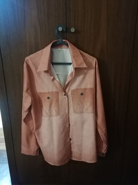 Camisa nova bolsos falsos