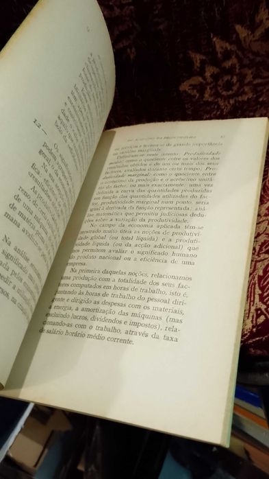 As consequências Económico-Sociais do acréscimo da Produtividade 1957 José Pereira Athayde