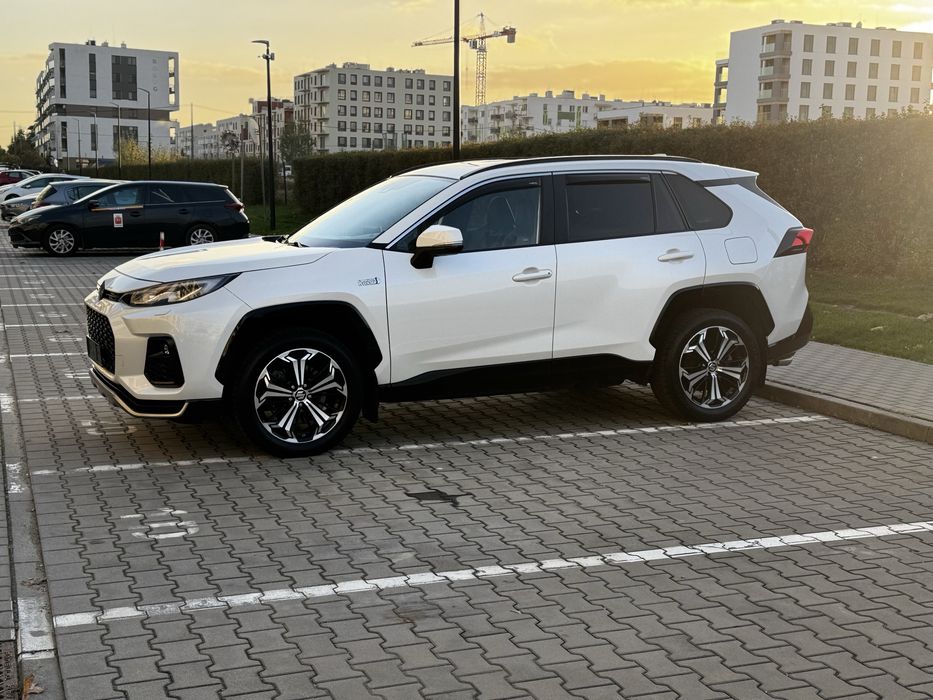 Suzuki -Toyota Rav 4