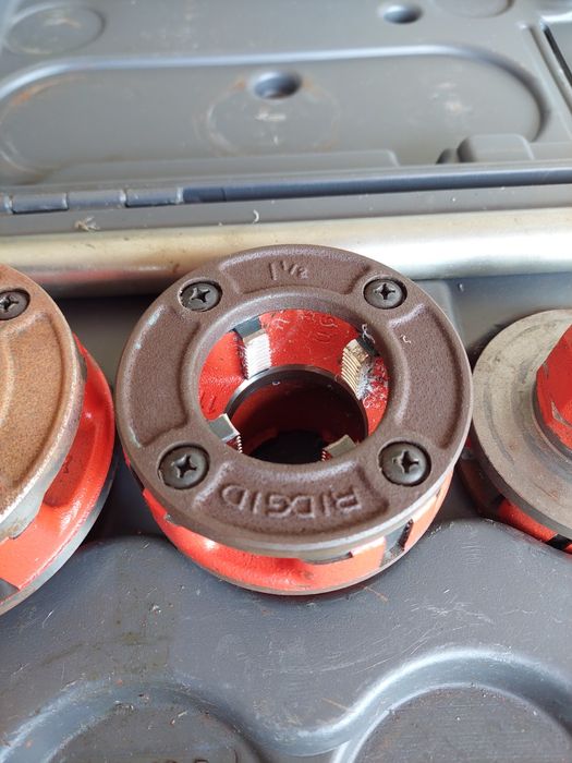 Roscadora para tubos